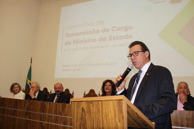 Ministro Luiz Marinho recua de ideia de fim do saque-aniversário do FGTS