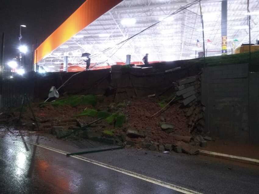 Muro do novo Atacadão em São Bernardo cai e empresa será multada