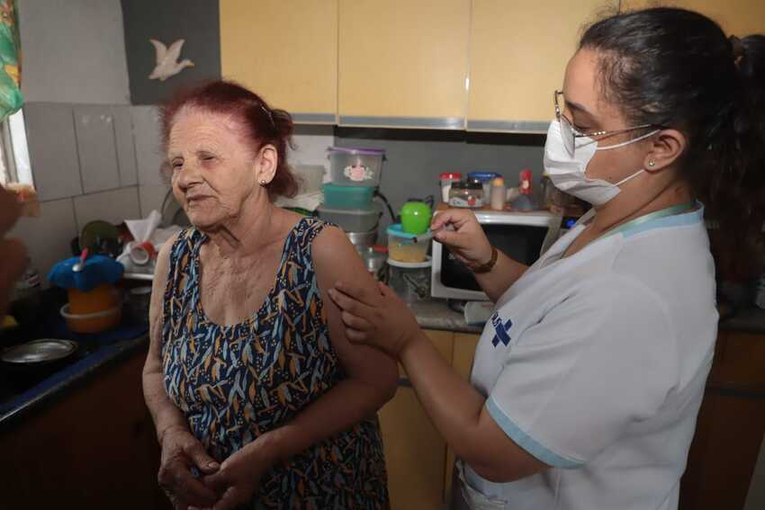 Sto.André aplica vacina bivalente contra Covid em pessoas com mais de 70 anos