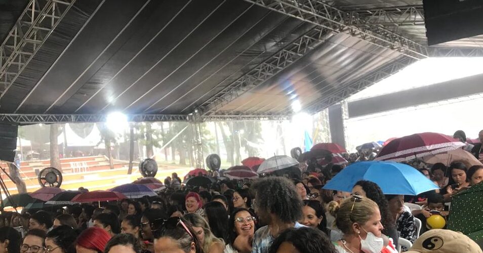 Chuvas: Professores apontam perigo em tenda montada em Praça de Diadema