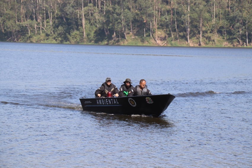 barco da equipe ambiental de Ribeirão Pires