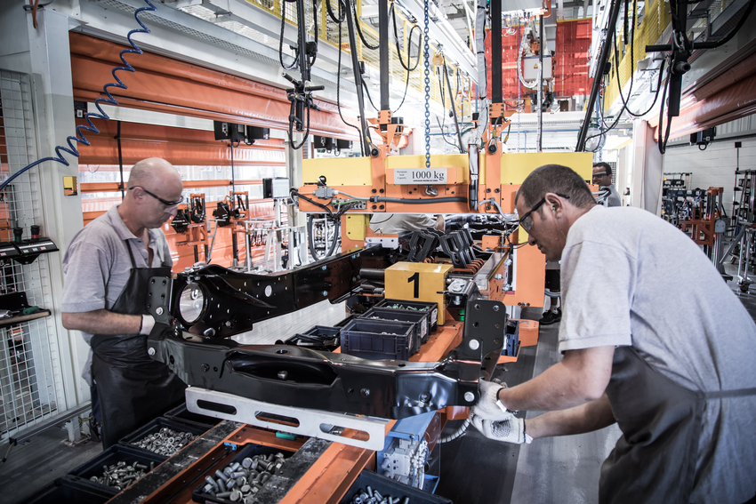 Metalúrgicos na Mercedes aprovam layoff para 1.200 trabalhadores