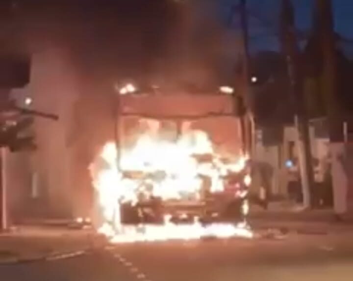 Vídeo: Após morte de ladrões, ônibus são incendiados em Diadema e S.Bernardo
