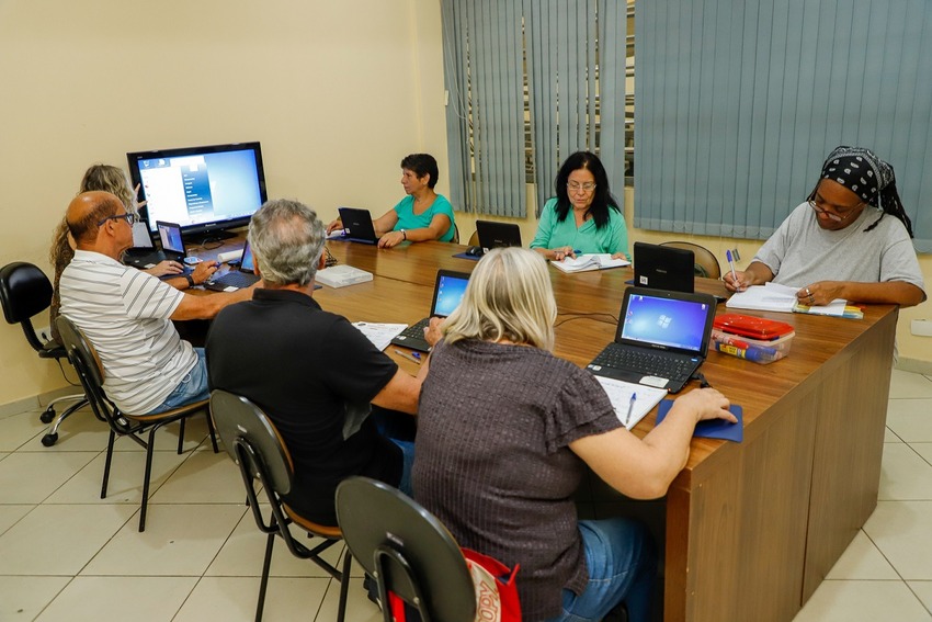 Escola de Novas Tecnologias de S.Caetano oferece cursos gratuitos a adultos