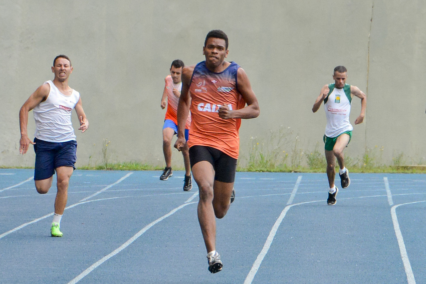 Atleta de São Bernardo é número 1 no ranking mundial nos 400 metros