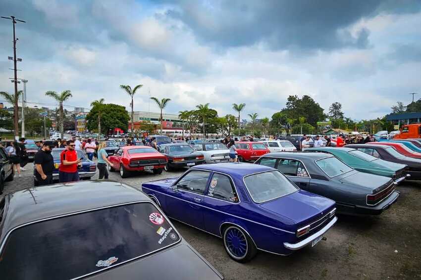 Em Ribeirão Pires, 800 carros participam de encontro de clássicos