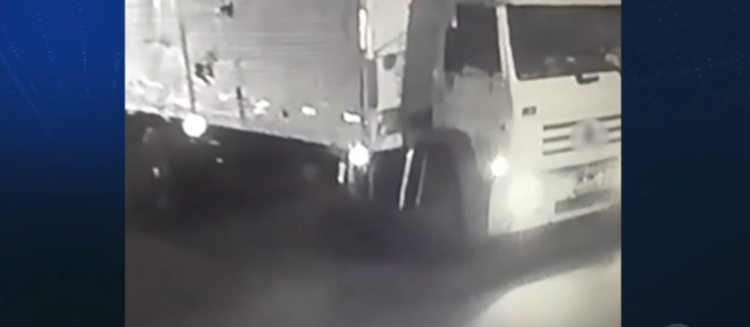 caminhão que levou pneus roubados de Mauá