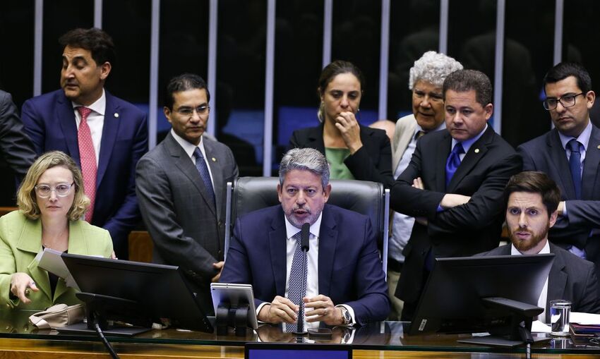 Votação do PL das Fake News é adiada, em derrota para o governo Lula