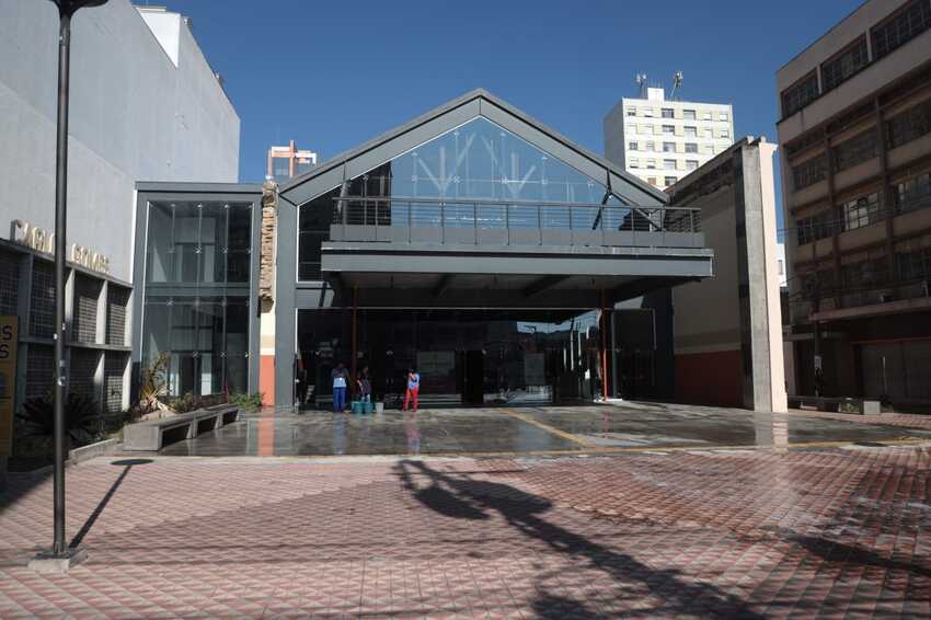 fachada do Cine Theatro Carlos Gomes