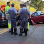 Equipes de resgate socorrem vítimas de acidente em Braganç