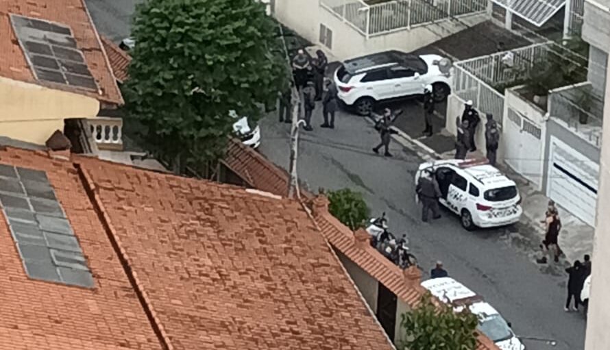 PM à paisana tira a vida de um e fere outro durante assalto em Diadema