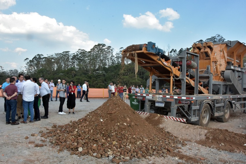 ABC inicia operação da Usina Móvel de Resíduos da Construção Civil