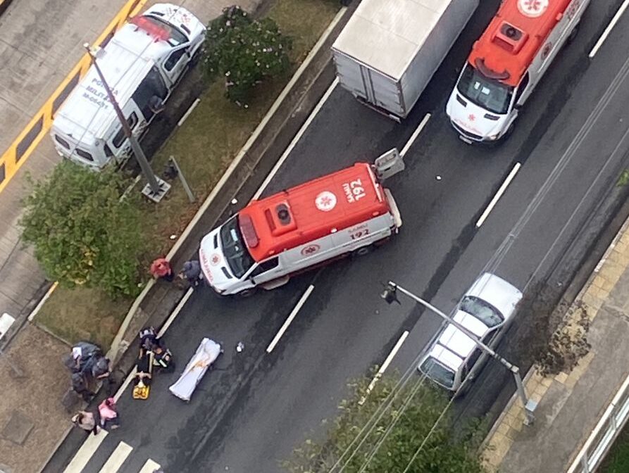 acidente de trânsito na avenida Pereira Barreto