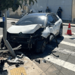 carro batido na avenida Lions