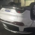 carro capotado