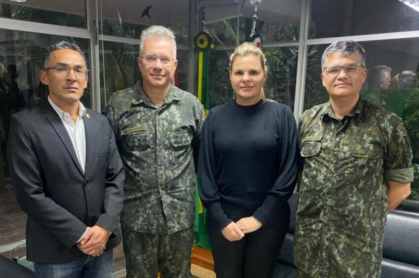 Vereador Akira, Coronel PM Dinael Carlos Martins, deputada Carla Morando e Major Júlio César