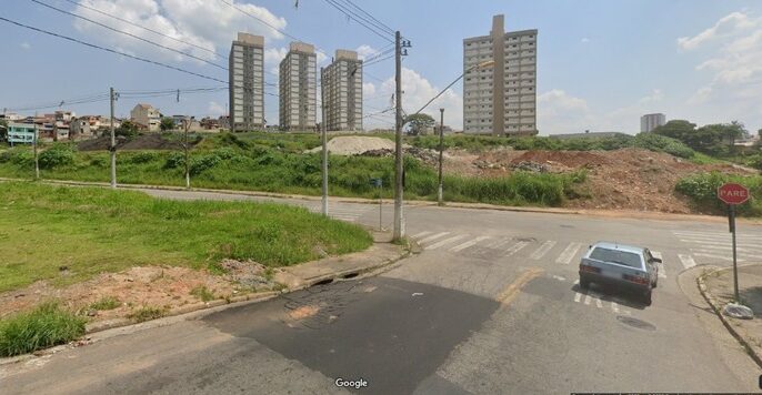 Paulo Serra quer vender mais 10 áreas, mas projeto emperra na Câmara