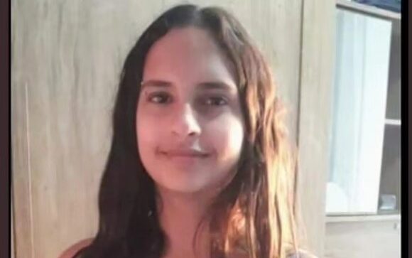 Adolescente de 15 anos desaparece em Sto.André e família se desespera