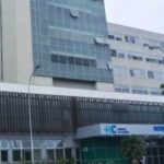 Criança de 6 anos é baleada em confronto