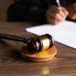 Homem que matou e amarrou a tia com coleira de cachorro é condenado
