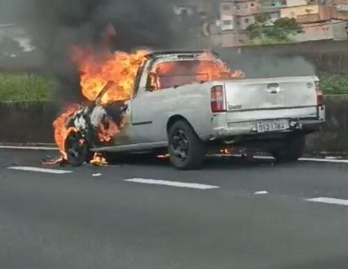 carro em chamas
