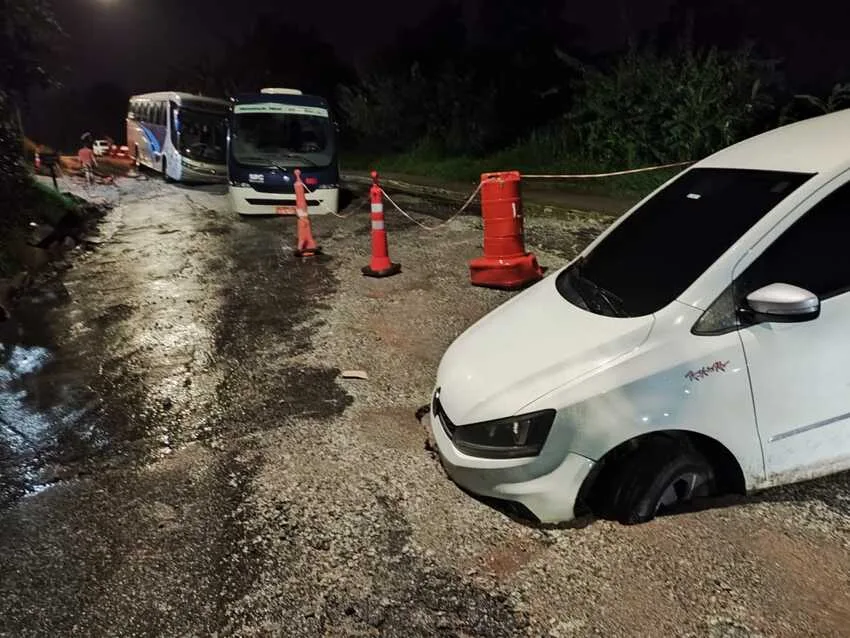 carros atolados em São Bernardo