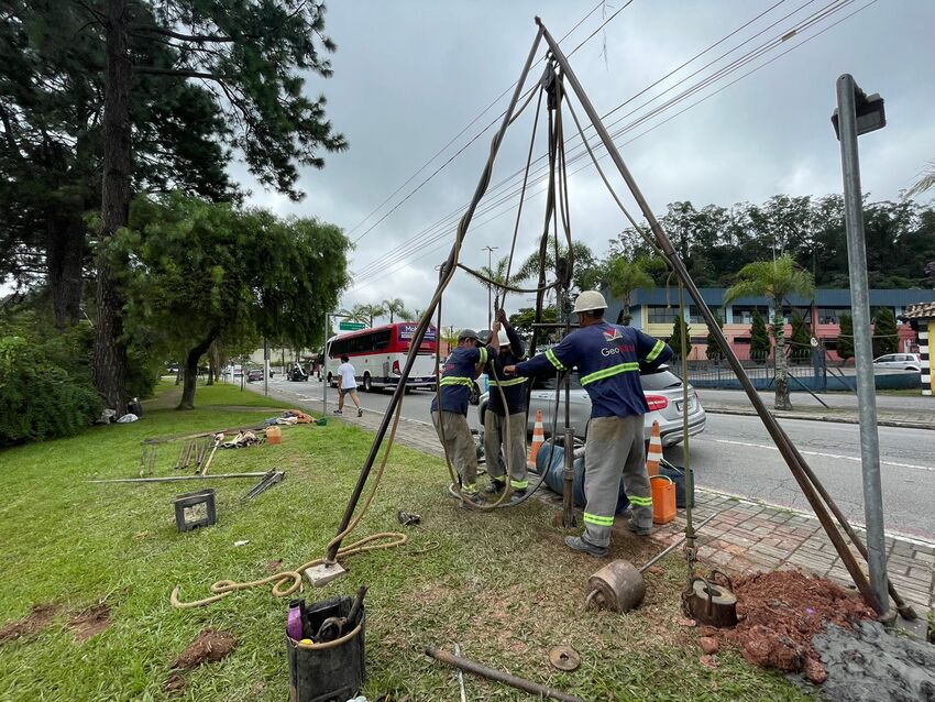 Viaduto estaiado obras