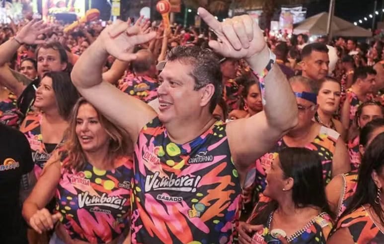 ministro Márcio Macedo no pré-carnaval