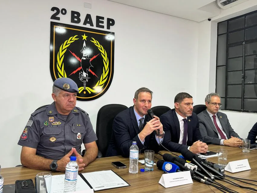 Guilherme Derrite transfere gabinete da SSP para Santos