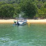 lancha em Ubatuba