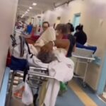pacientes no corredor do Hospital de Diadema