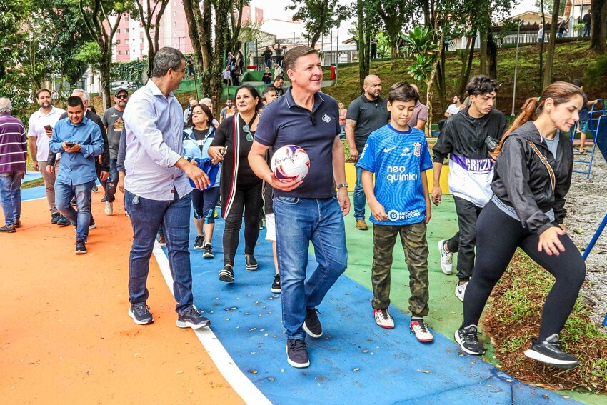 Entrega Praça-Parque Vicente Leporace - Jd Hollywood