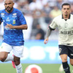 jogadores do Santo André e Corinthians