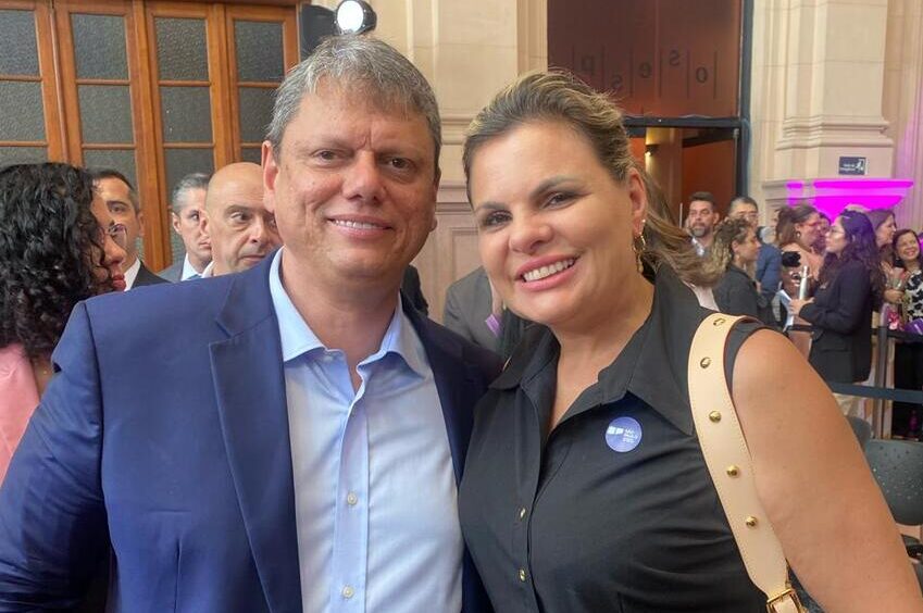 Carla Morando e Tarcísio de Freitas