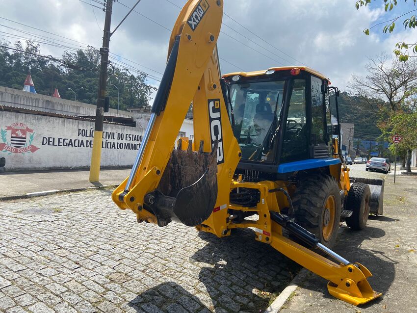 Retroescavadeira roubada