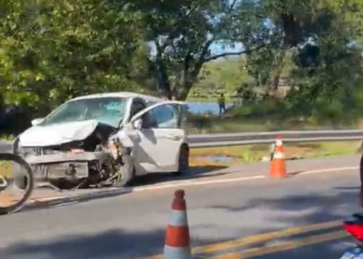Veículo Ford Ka batido