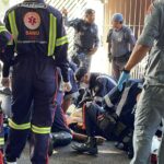 equipes de emergência atendem criminoso