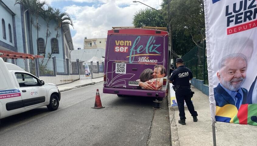 ônibus do deputado Luiz Fernando