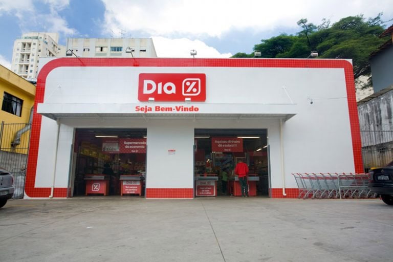 fachada do mercado Dia