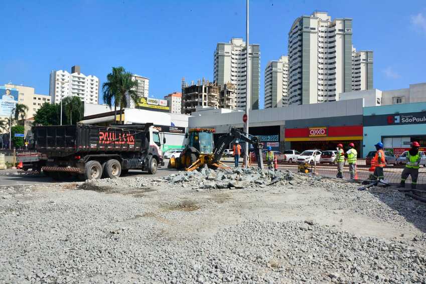 Obras de requalificação viária na Rua Coronel Alfredo Fláquer.