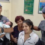 Mãe aciona 190, e policiais ajudam a salvar recém-nascido engasgado em SP