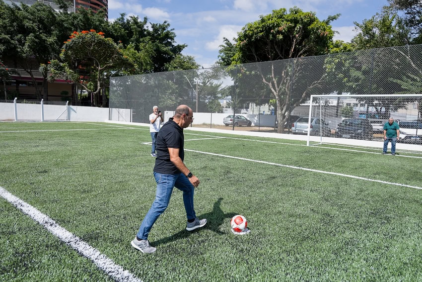 Auricchio no campo de futebol