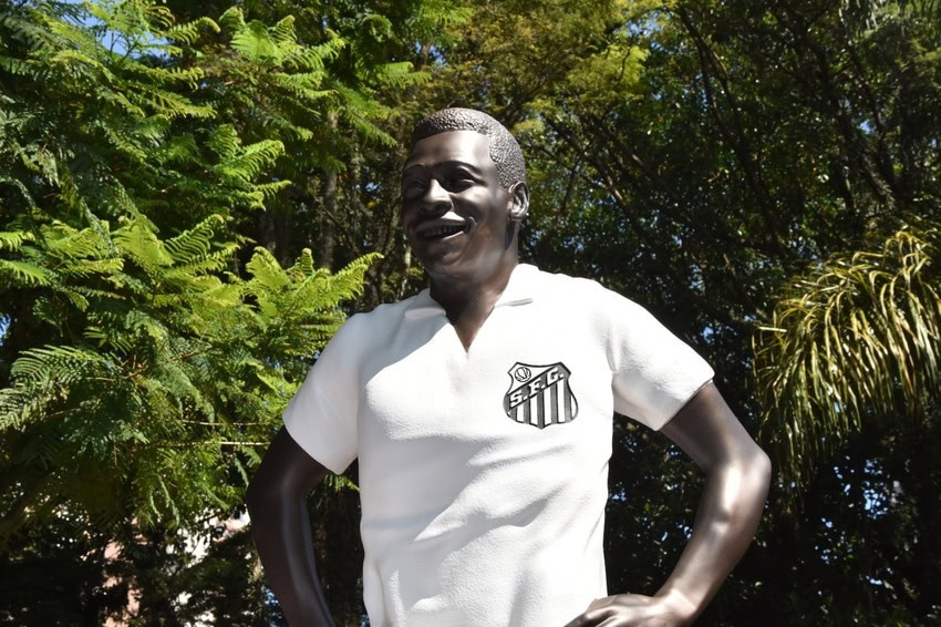 Estátua do Pelé