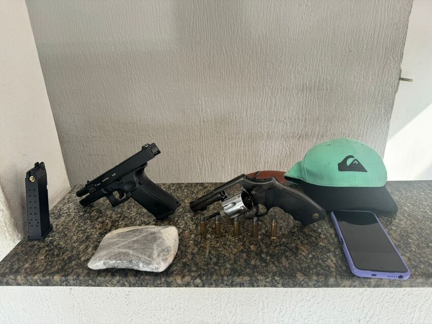 produtos apreendidos com criminoso