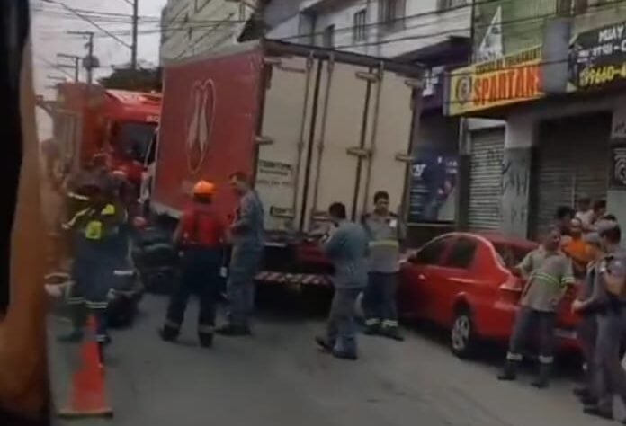 acidente de moto com caminhão