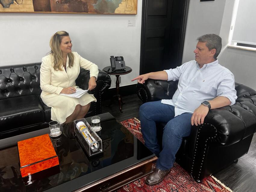 Carla Morando e Tarcísio de Freitas