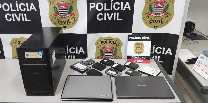 computadores e celulares apreendidos