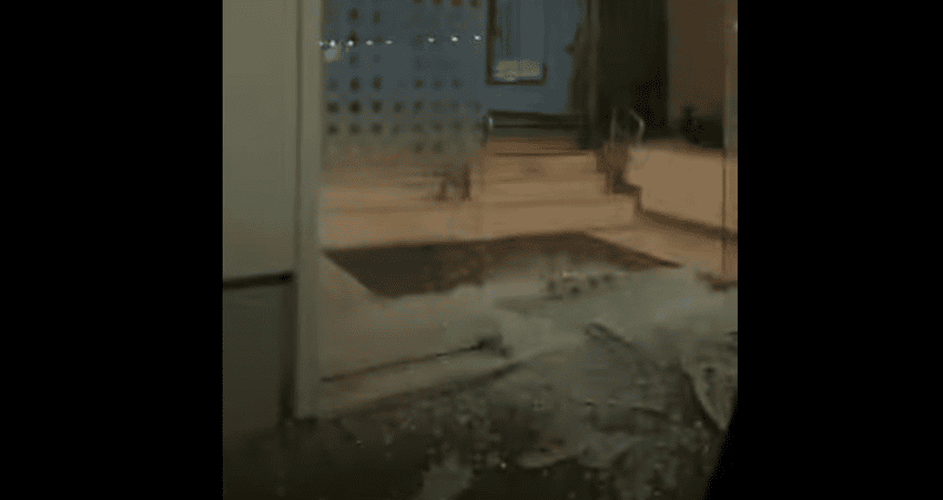 vidros quebrados em banco