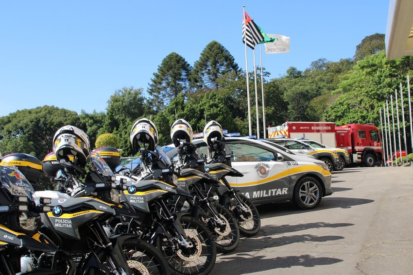viaturas e motos entregues - Polícia Rodoviária
