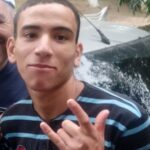 Jovem com esquizofrenia e autismo